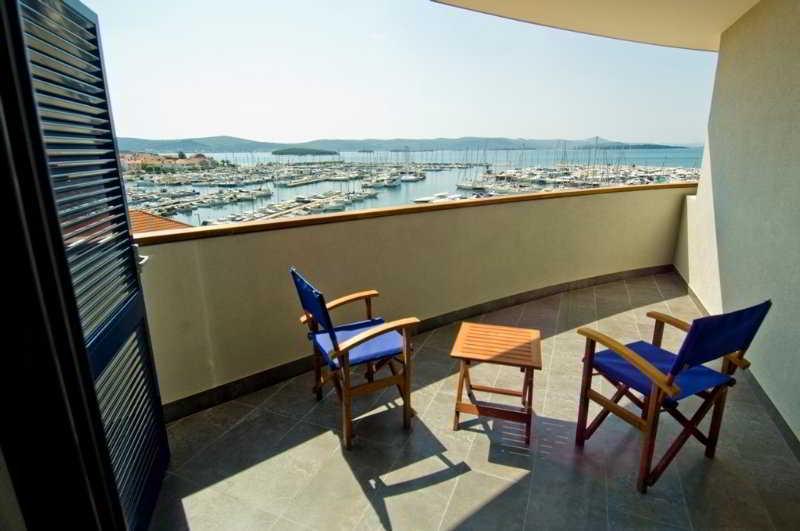 Hotel In Biograd Na Moru Bagian luar foto