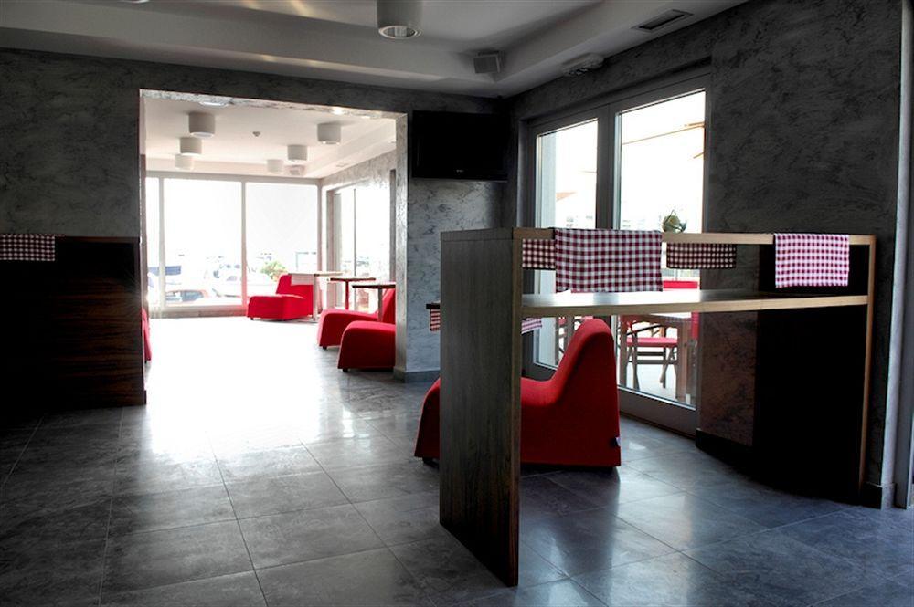 Hotel In Biograd Na Moru Bagian luar foto