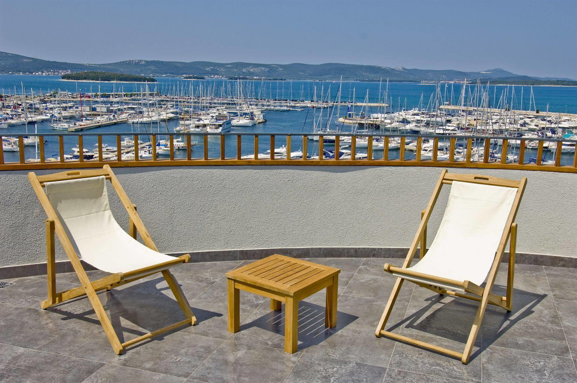 Hotel In Biograd Na Moru Bagian luar foto